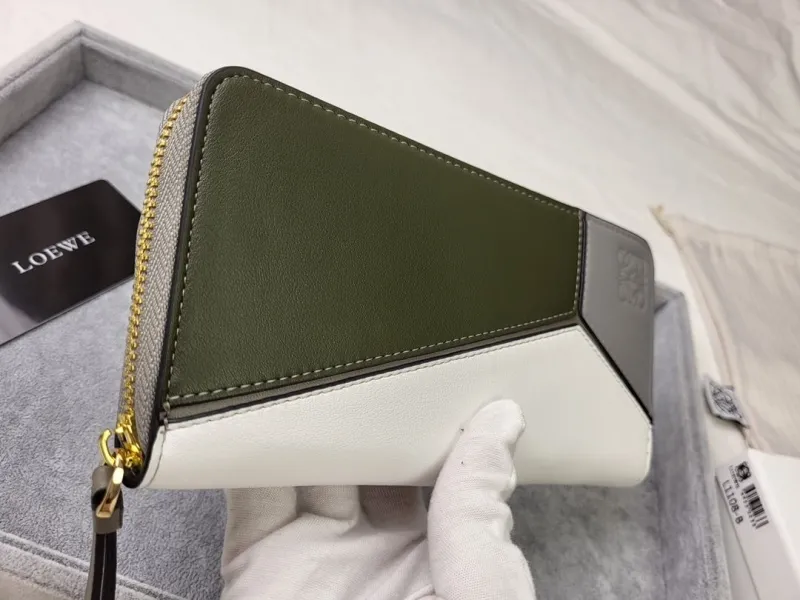 Loewe Wallets-241 - Image 7
