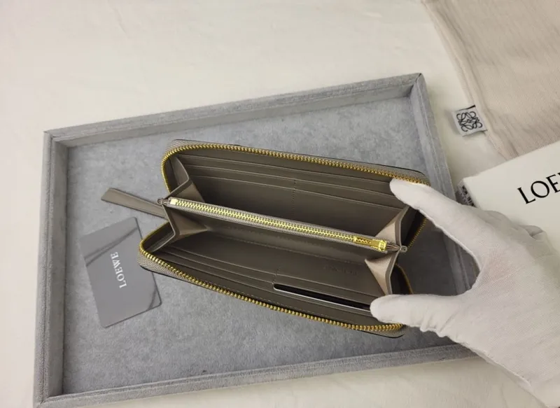 Loewe Wallets-241 - Image 8