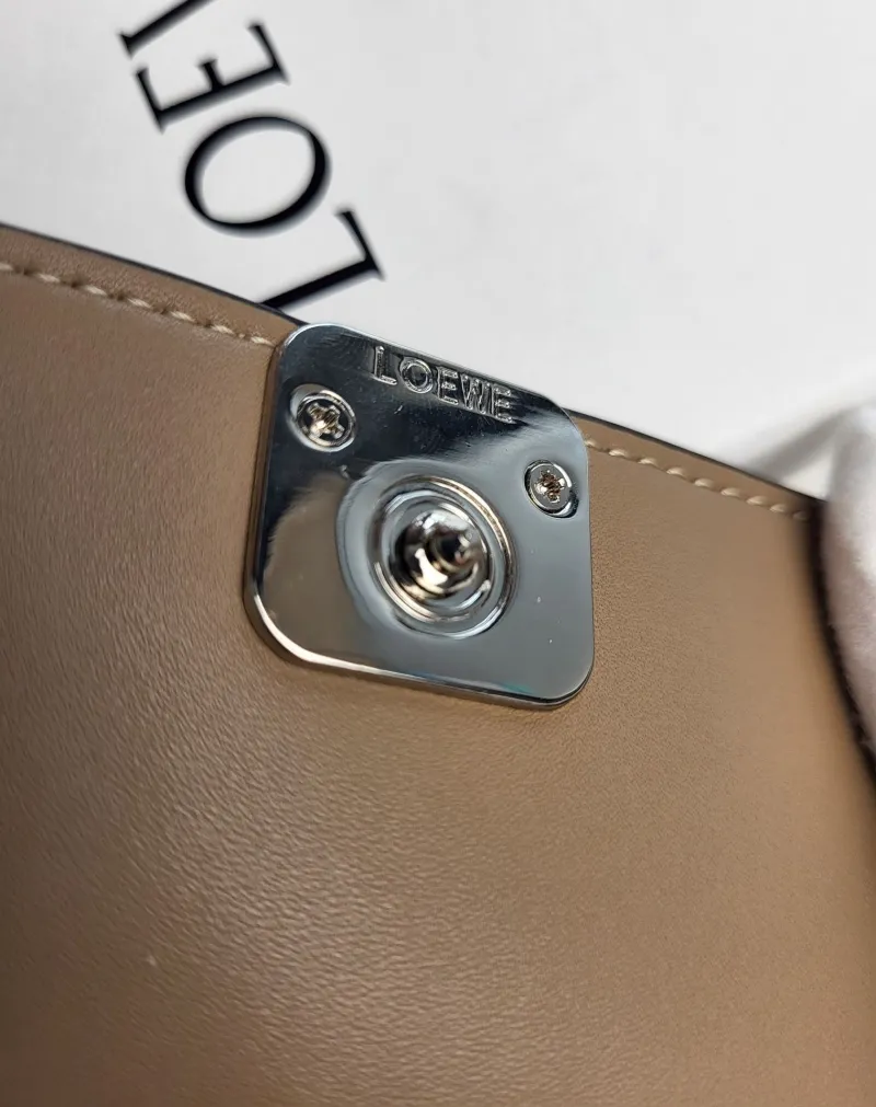 Loewe Wallets-247 - Image 4