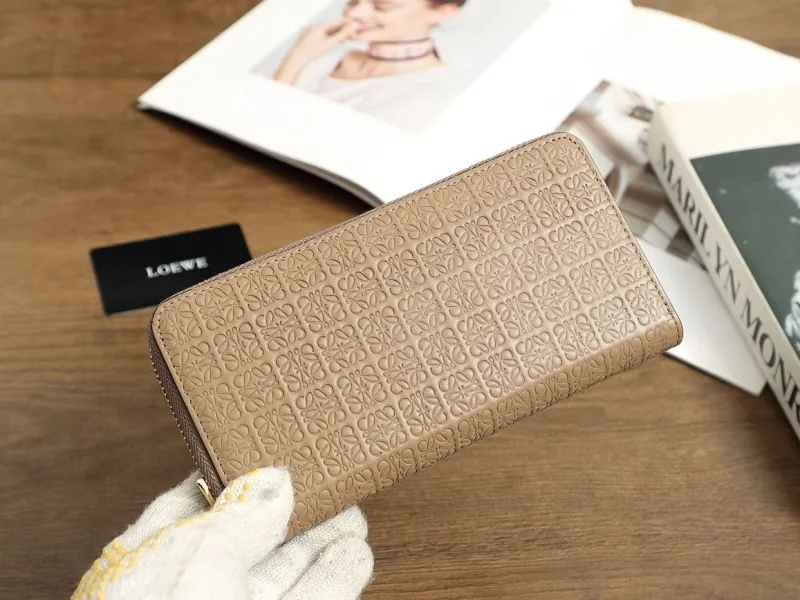 Loewe Wallets-264 - Image 3