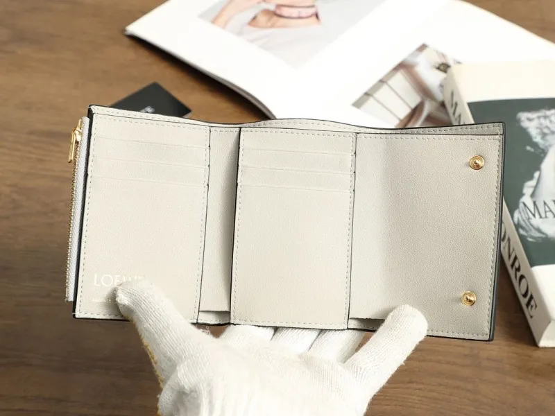 LOEWE Light Gray Tri-Fold Leather Wallet - Image 5