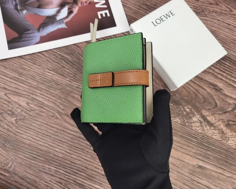 LOEWE Green Leather Compact Wallet - Image 3