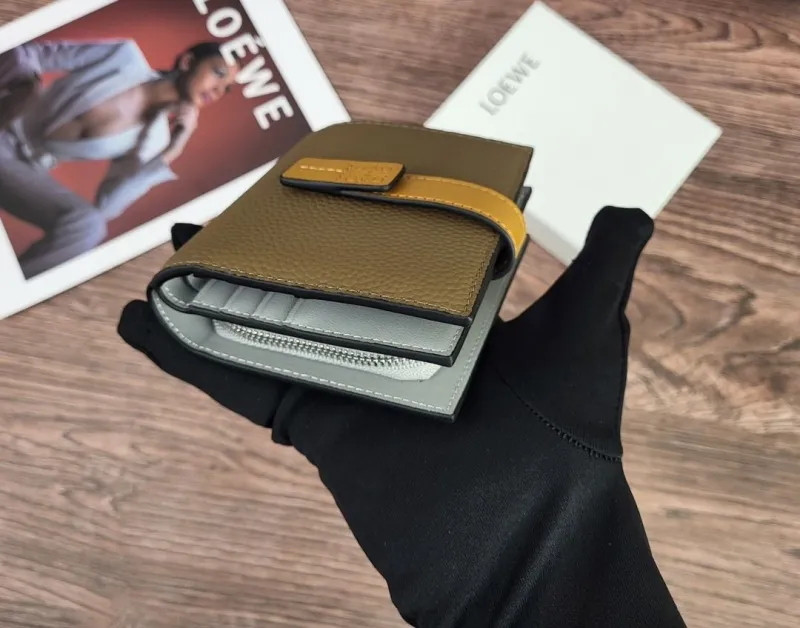 LOEWE Khaki Compact Leather Wallet 328 - Image 4