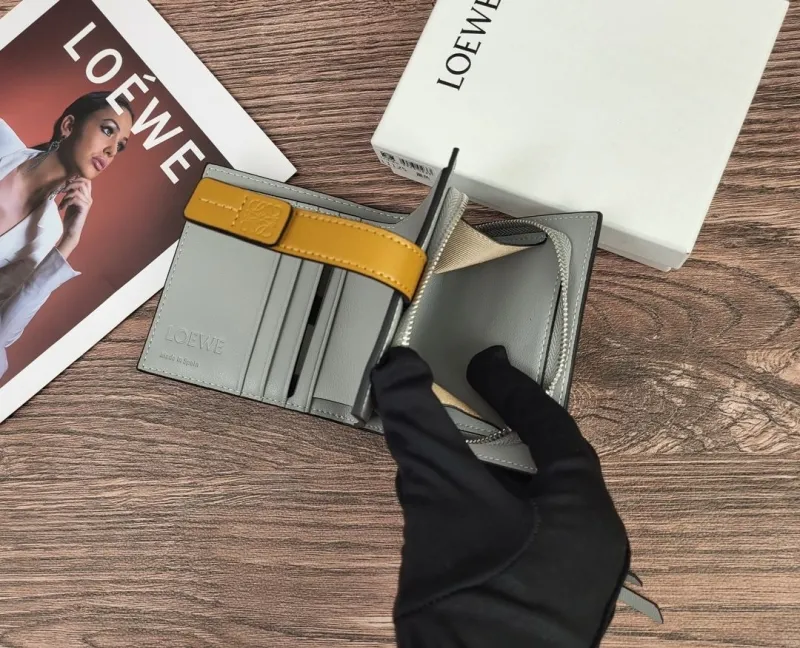 LOEWE Khaki Compact Leather Wallet 328 - Image 8