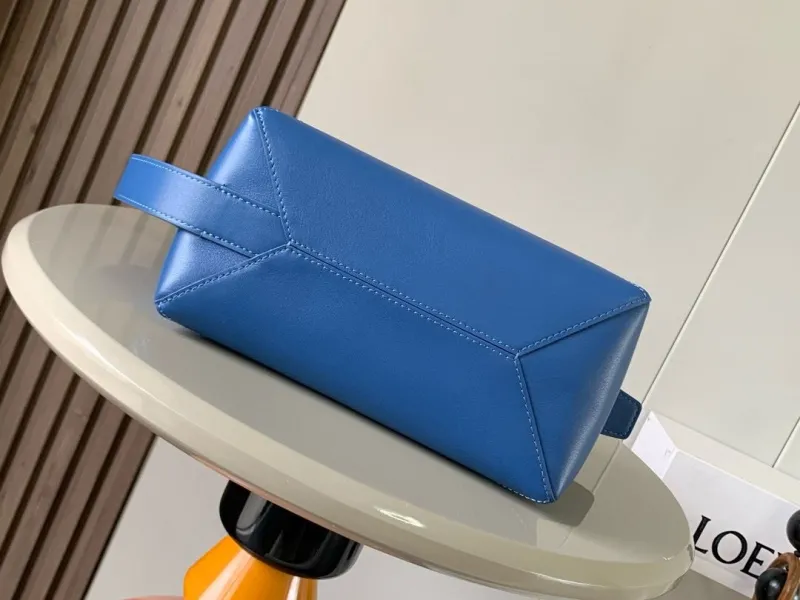 LOEWE Blue Cosmetic Shoulder Bag - Image 4