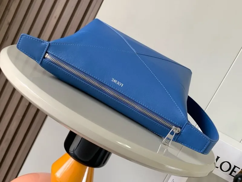 LOEWE Blue Cosmetic Shoulder Bag - Image 5