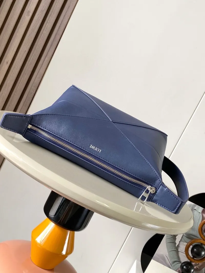 LOEWE Blue Leather Shoulder Bag - Image 5