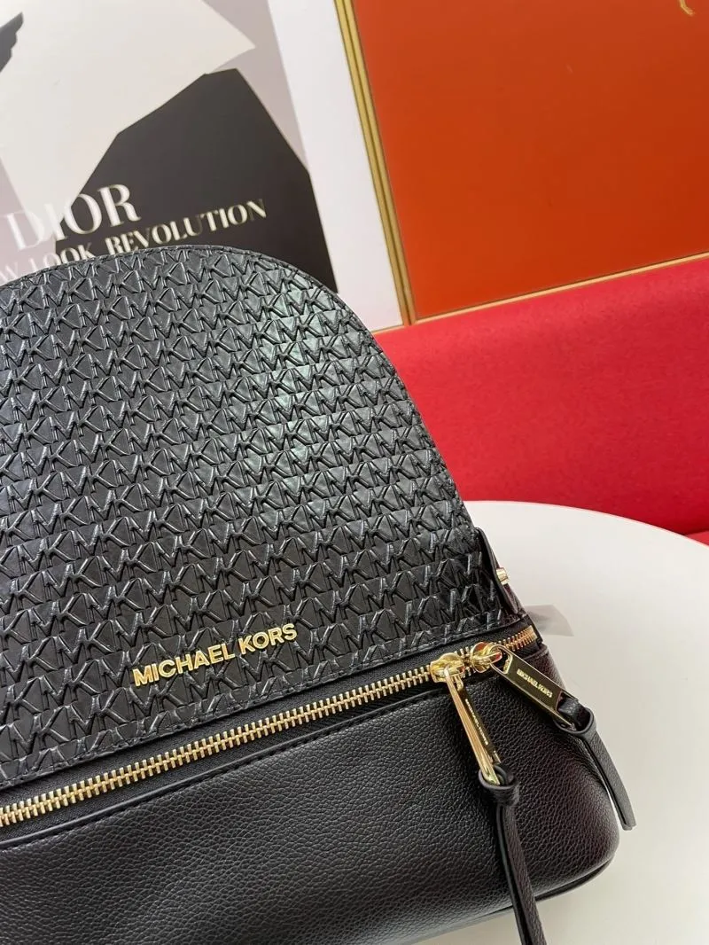 Michael Kors Black Leather Backpack F09815 Size 26-32-13cm - Image 4