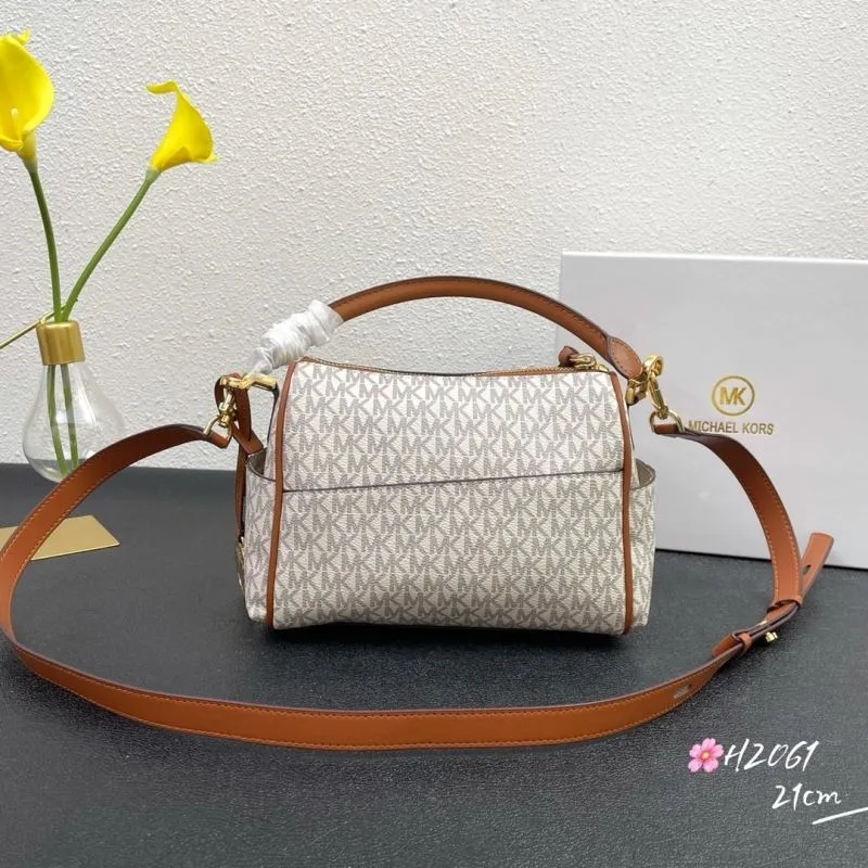 Alternative view of MK Handle Bags-31