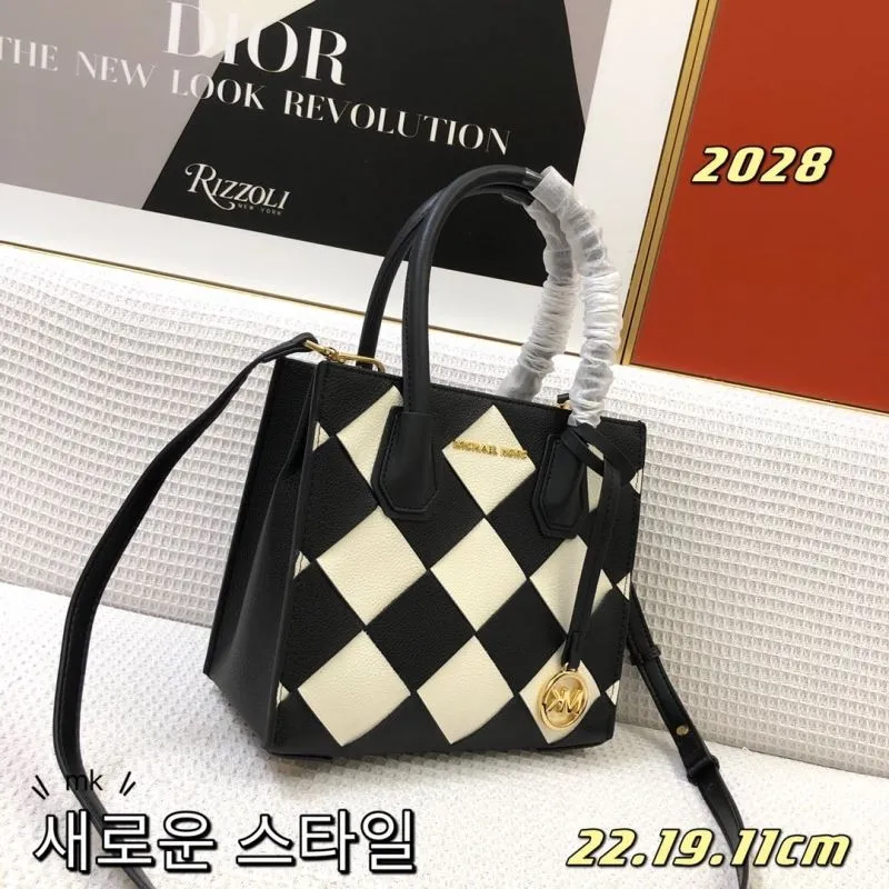 Alternative view of MK Handle Bags-34