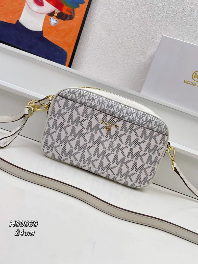 Michael Kors White Monogram Crossbody Bag H09966 24cm - Image 3