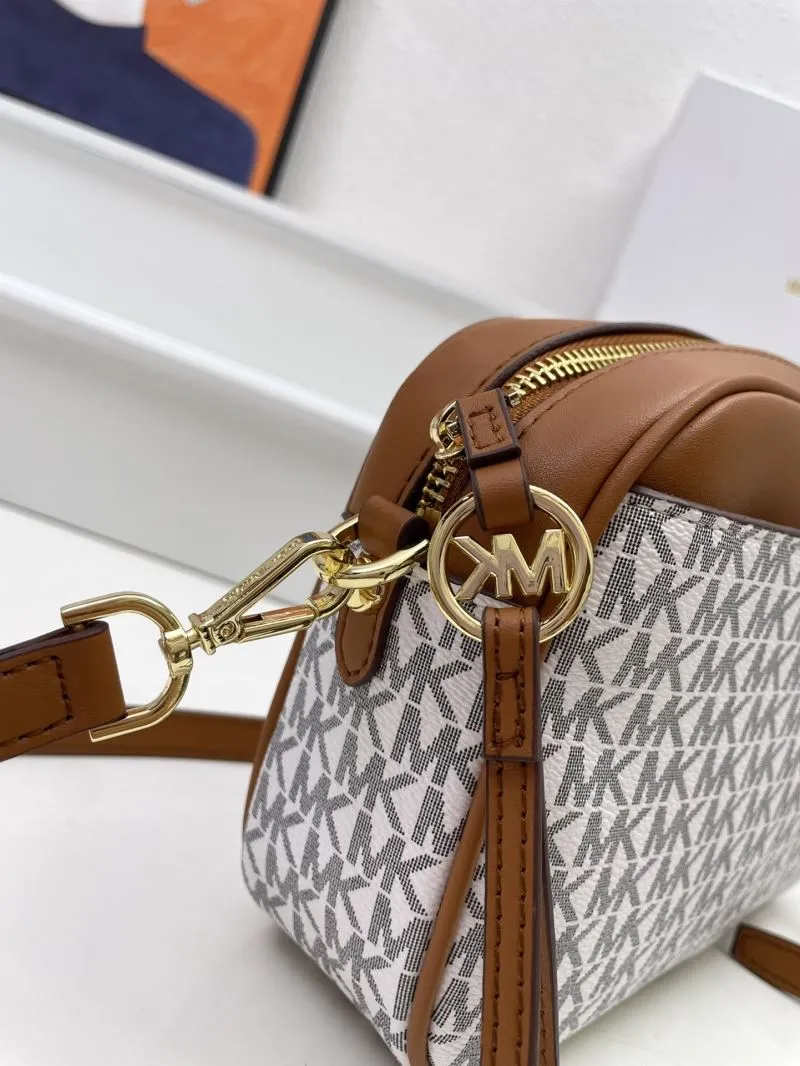 Michael Kors Monogram Crossbody Bag White Brown H09966 24cm - Image 5