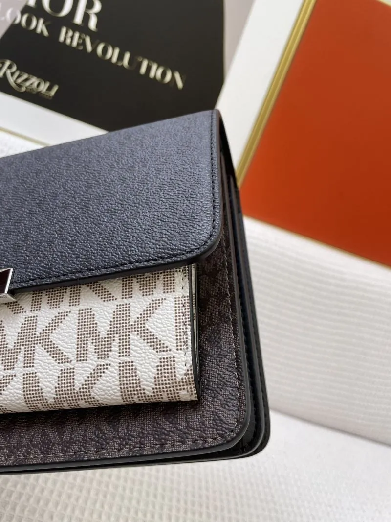 Michael Kors J5522 Monogram Chain Crossbody Bag - Image 6