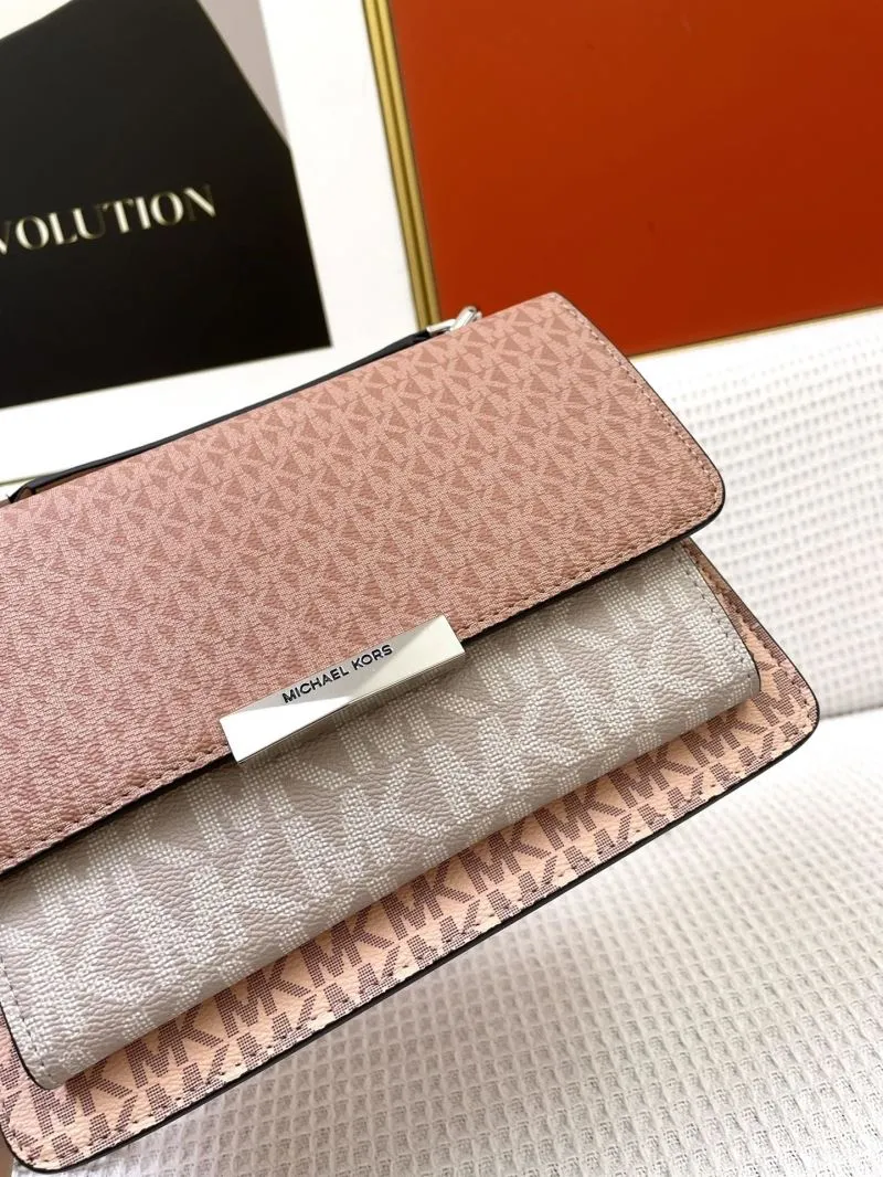 Michael Kors J5522 Pink 23cm Chain Crossbody Bag - Image 4