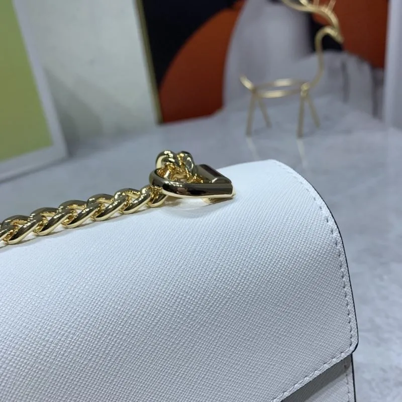 Michael Kors White Chain Satchel Bag 126 Size 23-14-9cm - Image 5