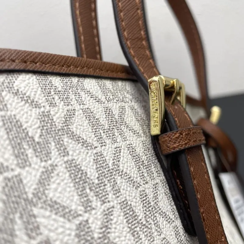 Michael Kors F006 Vanilla Monogram Tote Bag - Image 5