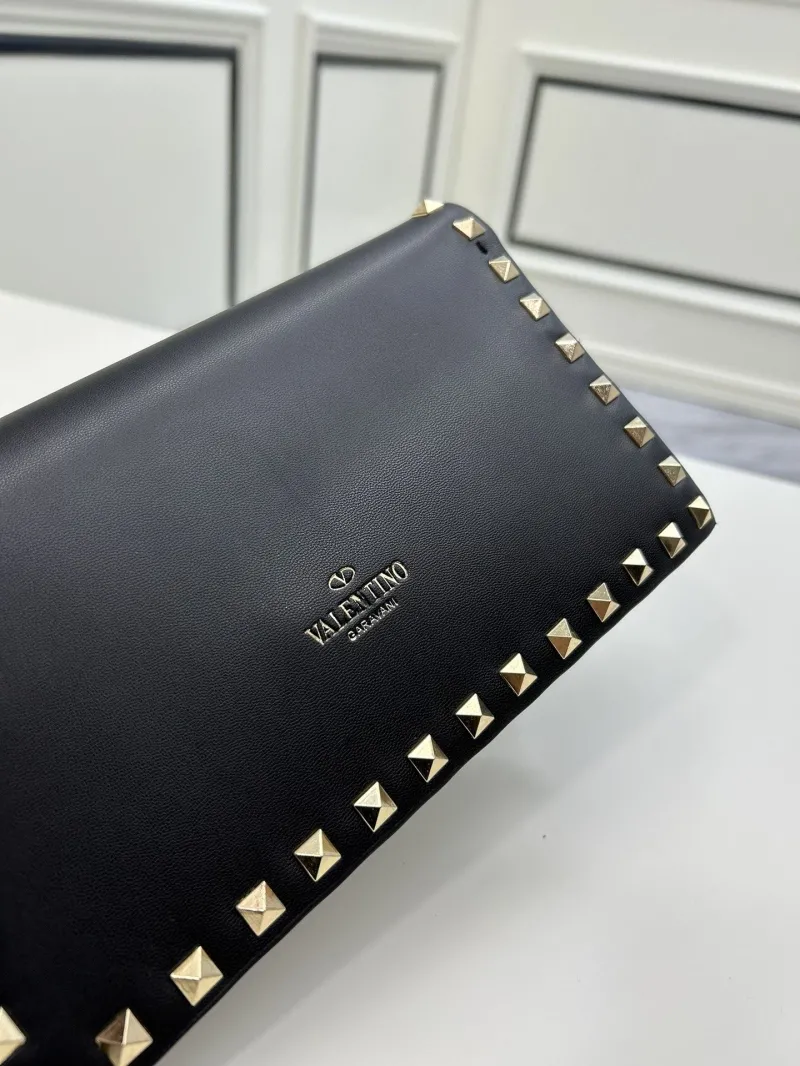 Valentino Black Studded Crossbody Clutch Bag 23-12cm - Image 4
