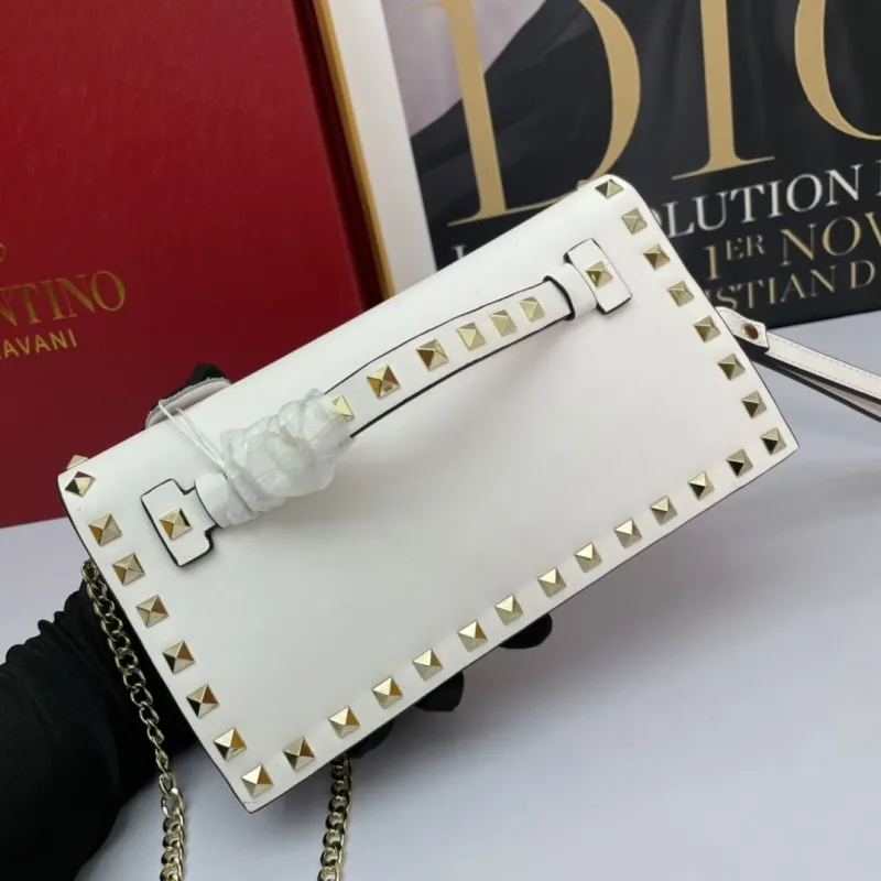 Valentino Garavani White Rockstud Chain Clutch Bag - Image 3