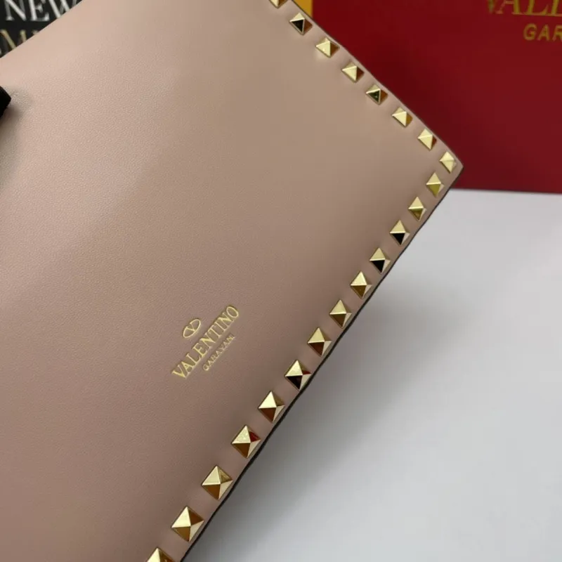 Valentino Pink Rockstud Chain Clutch Bag - Image 5