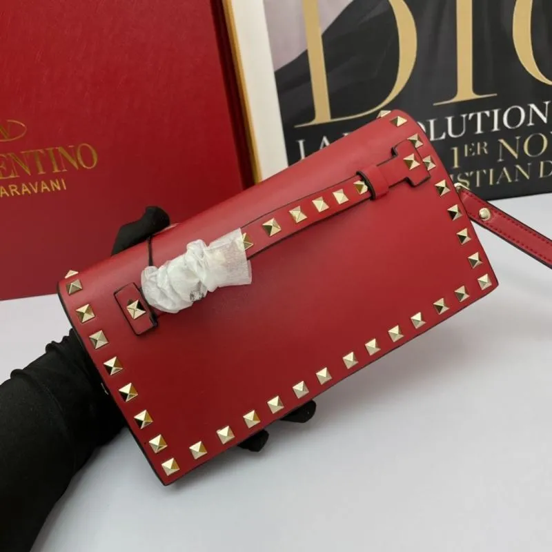 Valentino Garavani Red Leather Chain Clutch Bag - Image 3