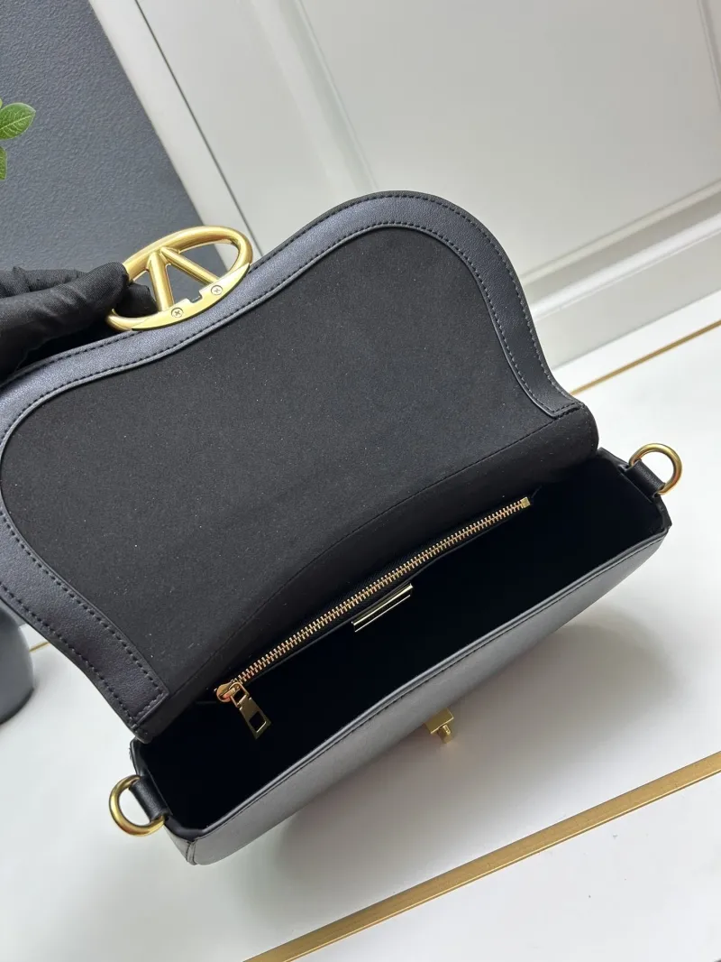 Valentino 5031 Black Leather Shoulder Bag - Image 8