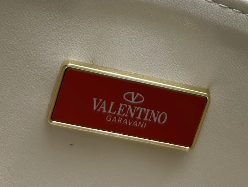Valentino 9881 Cream Leather Studded Crossbody Handbag - Image 9