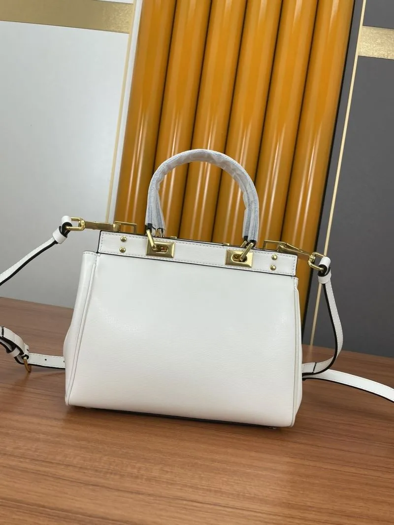 Valentino White Leather Handbag 716 - Image 3