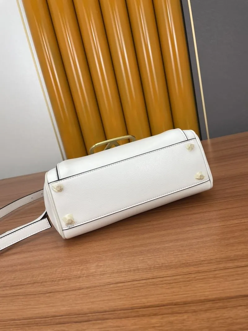 Valentino White Leather Handbag 716 - Image 4