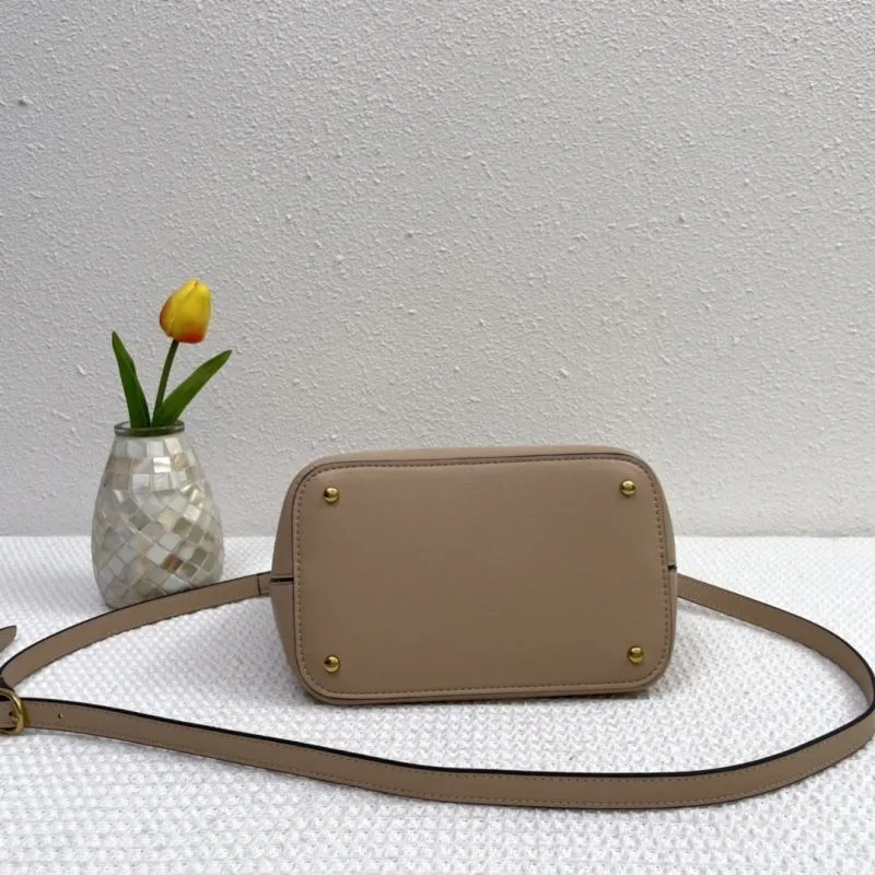 Valentino Beige V Logo Leather Bucket Handbag 5002 - Image 7