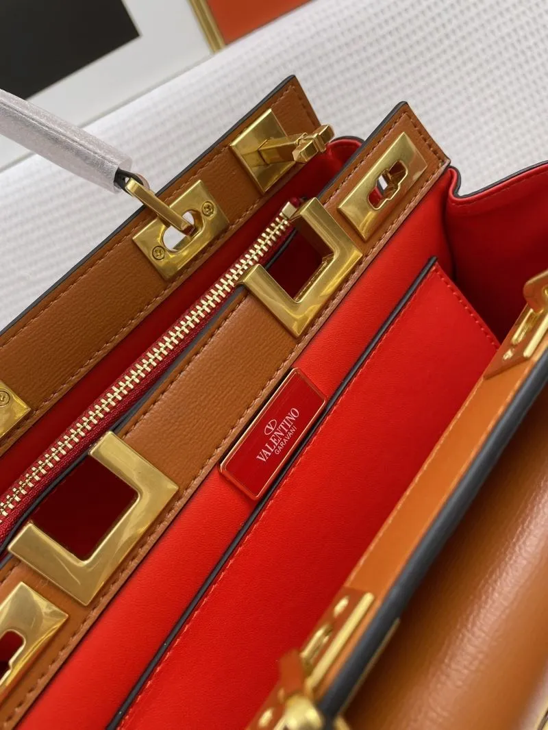 Valentino 5001 Brown Leather Handbag - Image 9