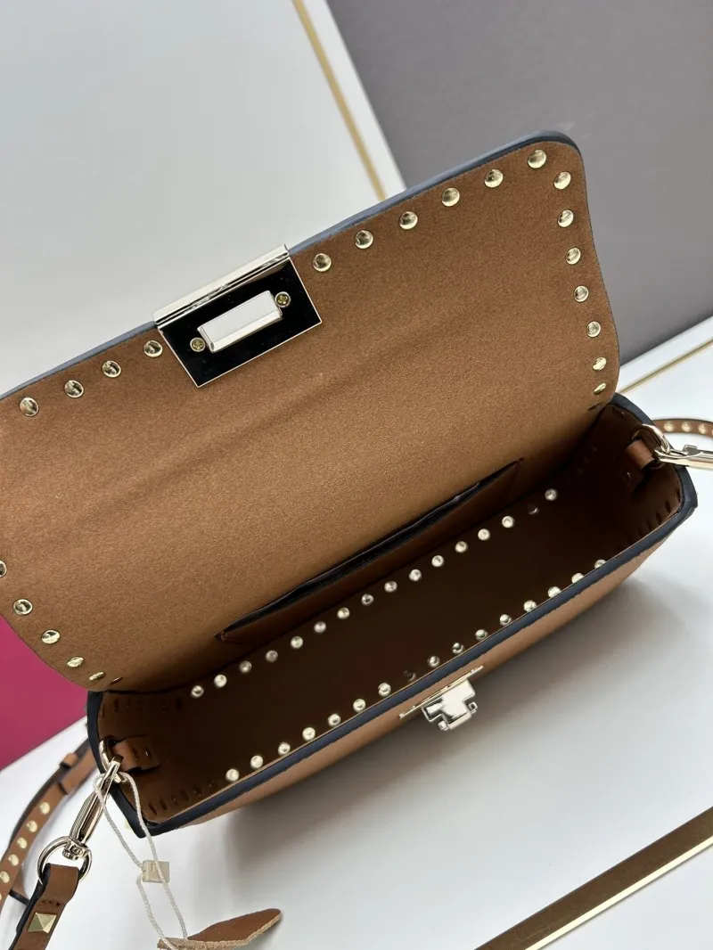 Valentino 20253 Brown Leather Crossbody Bag - Image 8