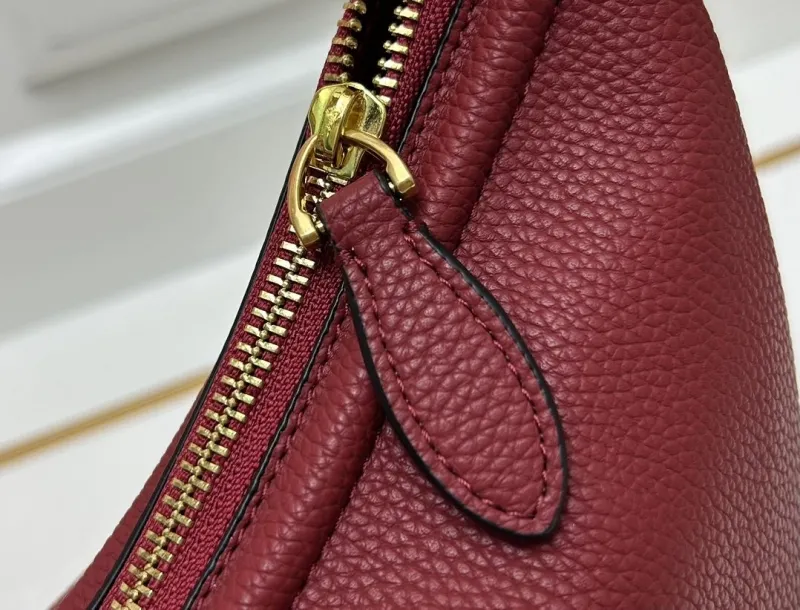 Valentino Burgundy Hobo Bag Style 5023 - Image 6