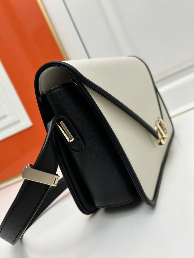 Valentino 5019 White Black Crossbody Bag - Image 5