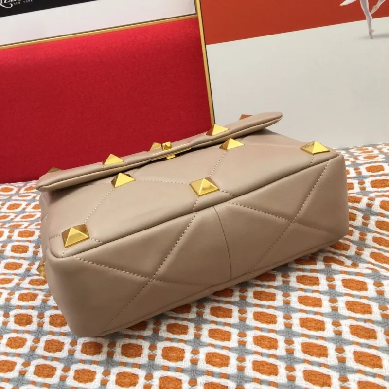 Valentino V9828 Beige Leather Satchel Bag with Chain - Image 7