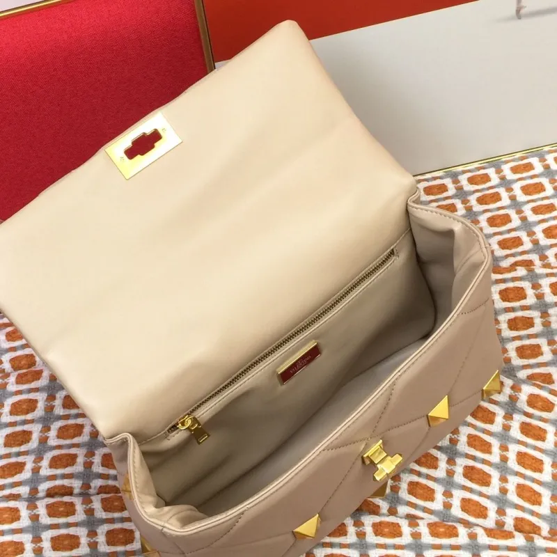 Valentino V9828 Beige Leather Satchel Bag with Chain - Image 8