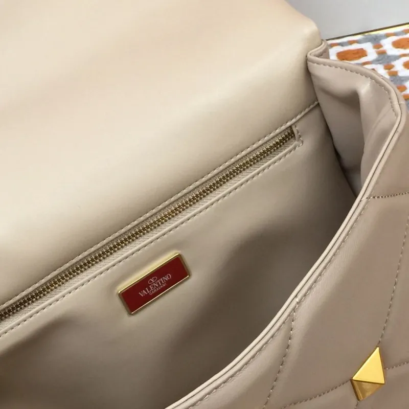 Valentino V9828 Beige Leather Satchel Bag with Chain - Image 9