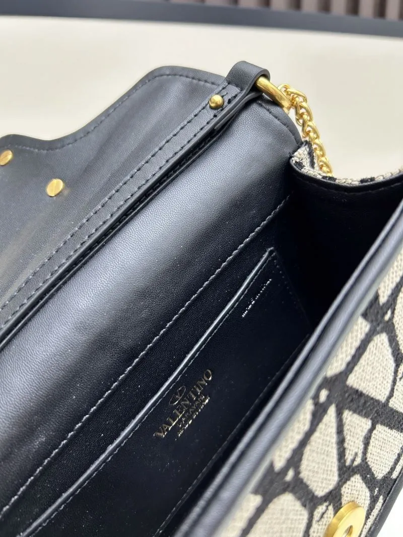 Valentino Monogram Chain Crossbody Bag 5102 - Image 8