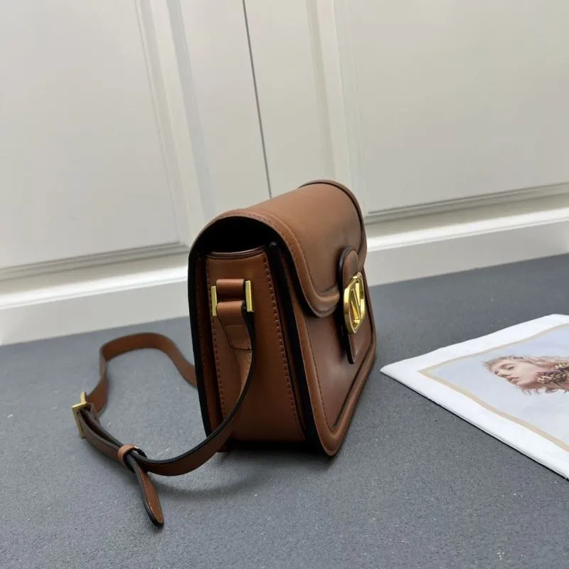 Valentino Brown Leather Crossbody Bag 9909 - Image 4