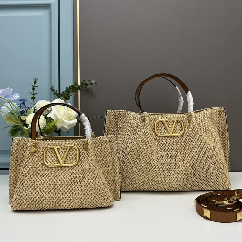 Valentino Shopping Bags-19
