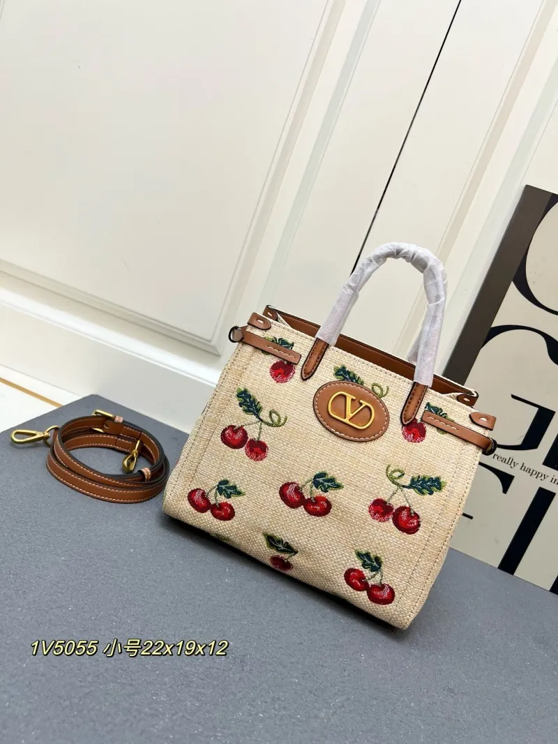 Valentino Shopping Bags-20