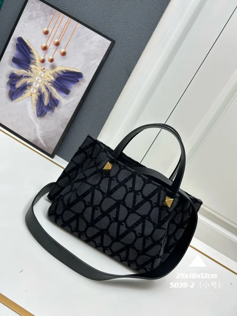 Alternative view of Valentino Shopping Bags-26