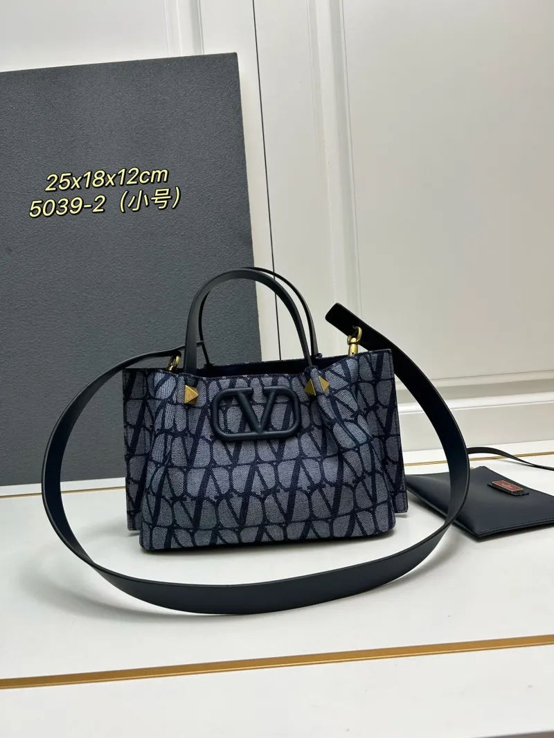 Valentino Shopping Bags-27