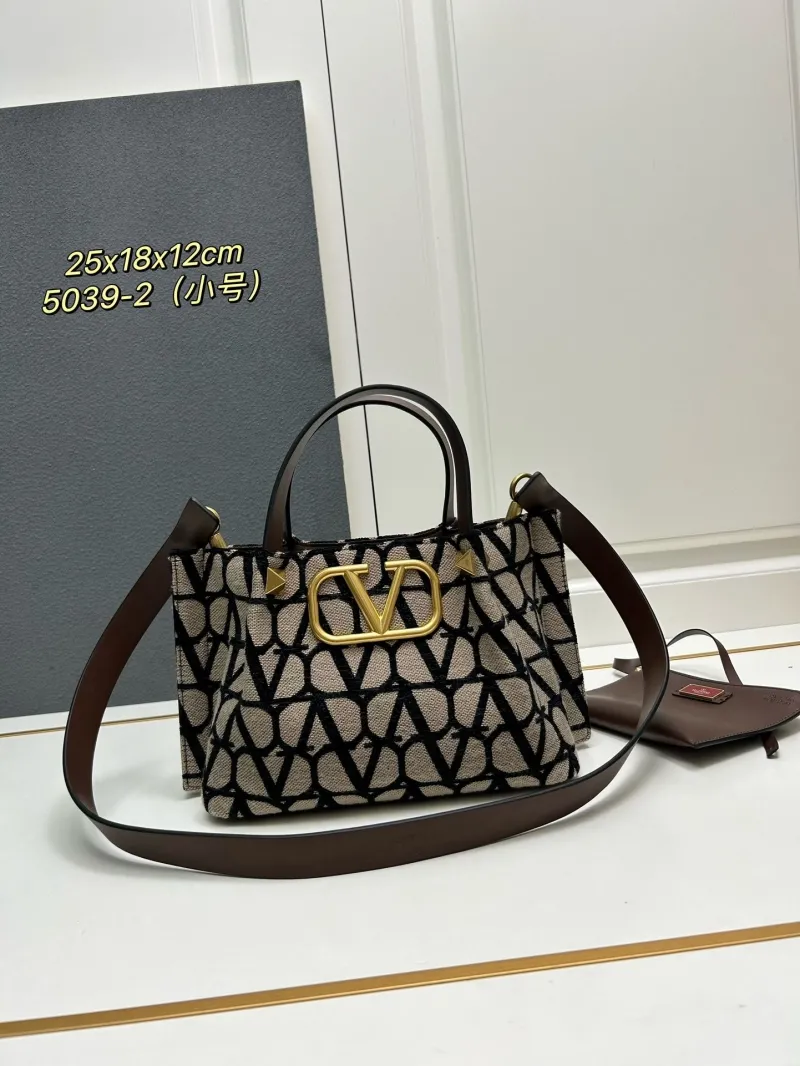 Valentino Shopping Bags-29
