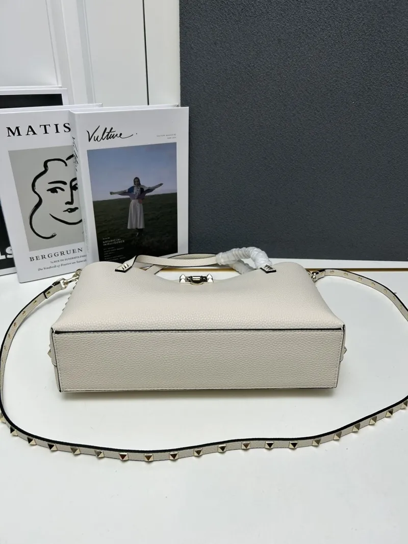 Valentino Cream Leather Tote Bag 5025 - Image 4