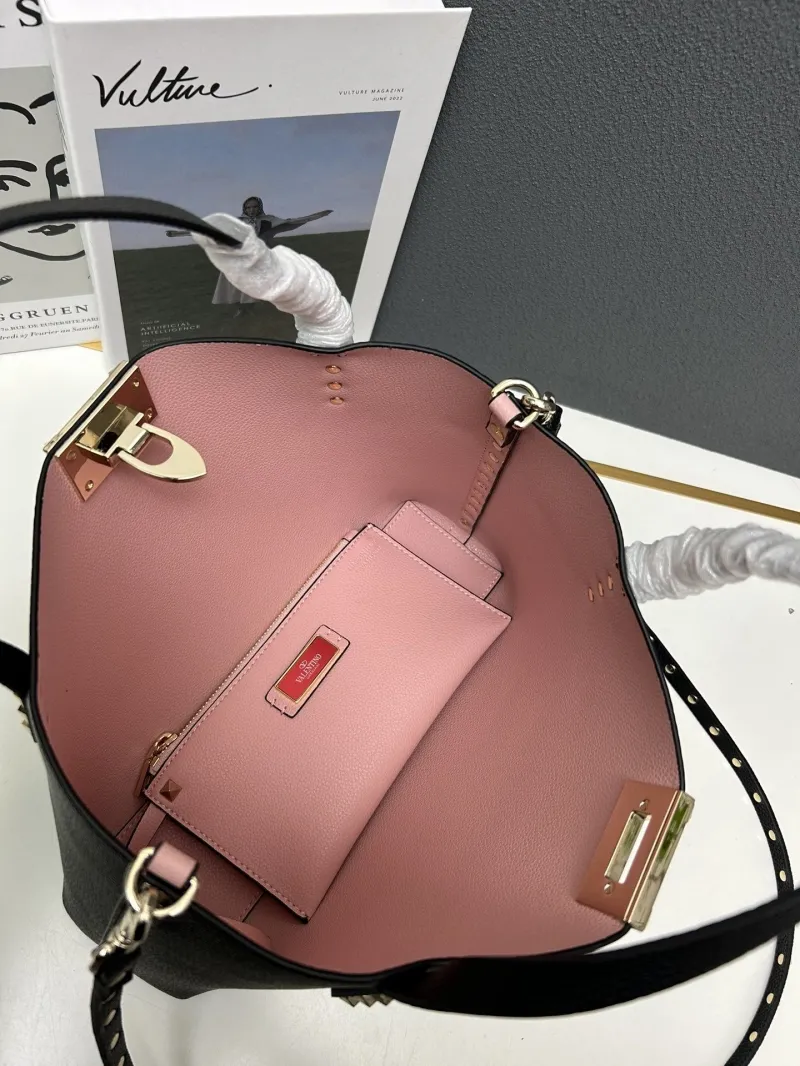 Valentino 5025 Black Leather Tote Bag - Image 9