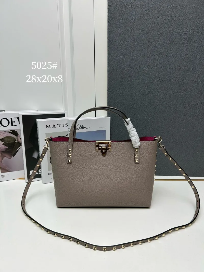 Valentino Shopping Bags-38