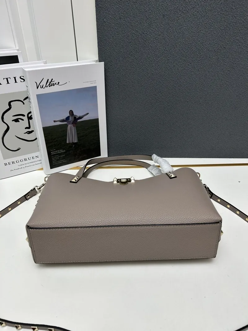Valentino 5025 Gray Leather Tote Bag - Image 4