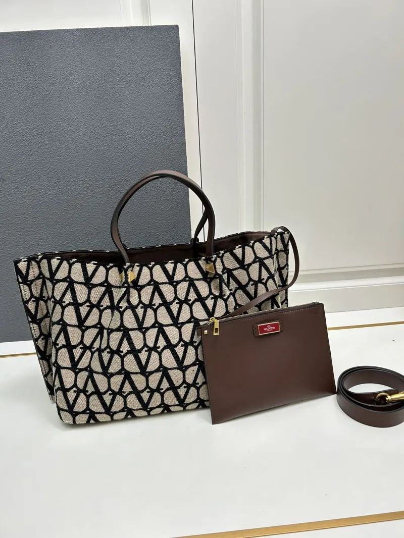 Alternative view of Valentino Shopping Bags-39