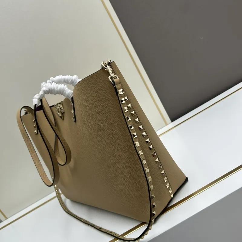 Valentino Beige Leather Tote Bag with Small Pouch 20244 - Image 5
