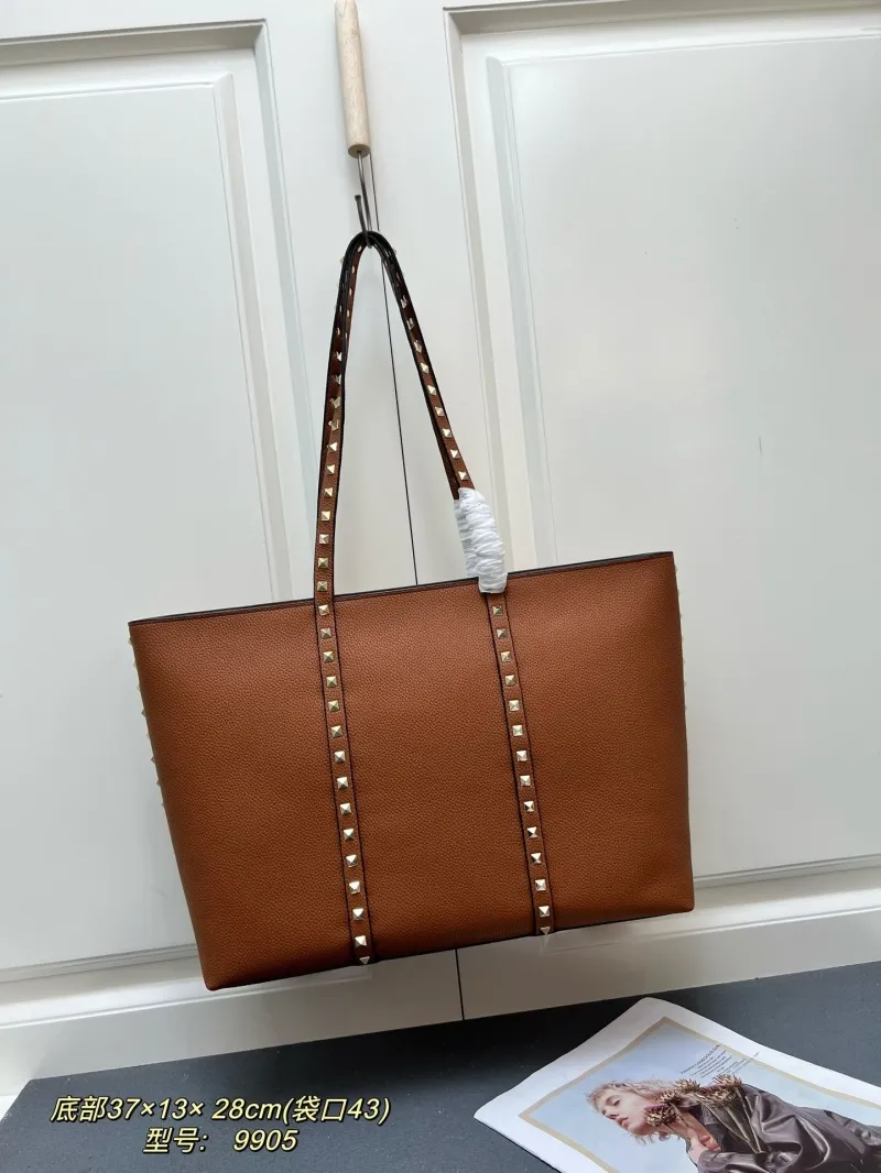 Valentino Shopping Bags-84